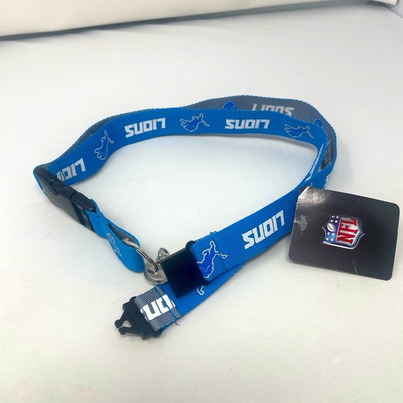 Detroit Lions Lanyard with break away holder for keychains , ID , VIP Passes - Picture 1 of 5